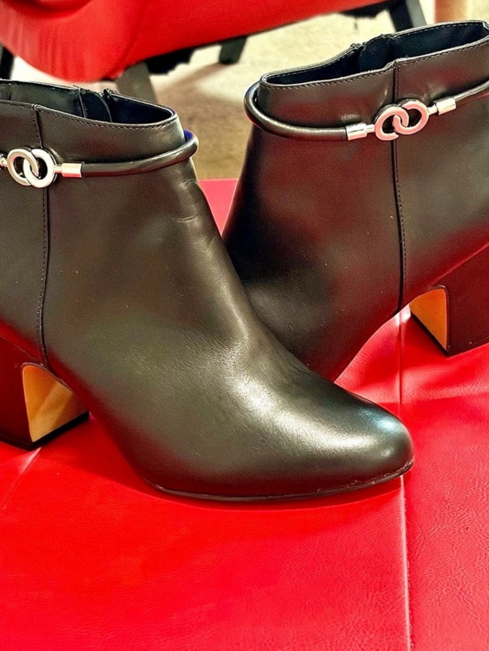 Bella Vita Diaz Round Toe Zippered Booties Black US 9.5 W